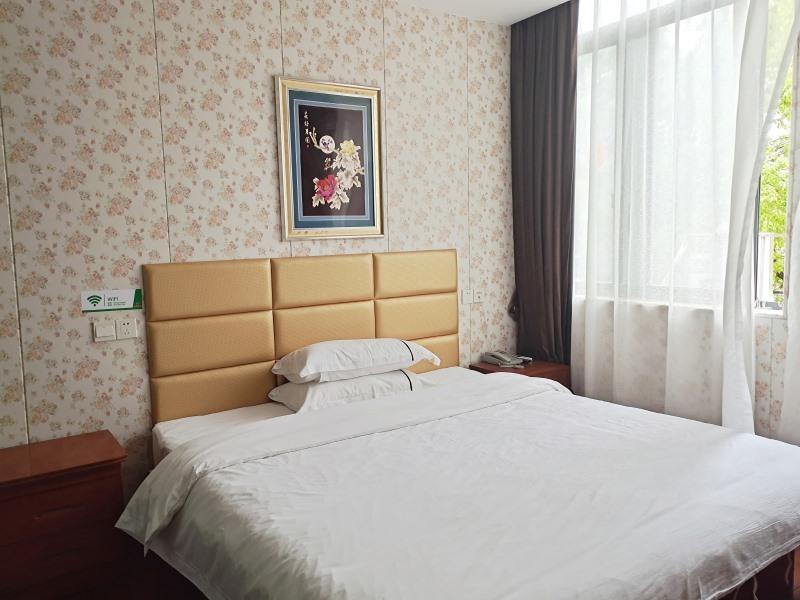 Shells Minhang District Pujiang Town Zhuyuan Road 2*